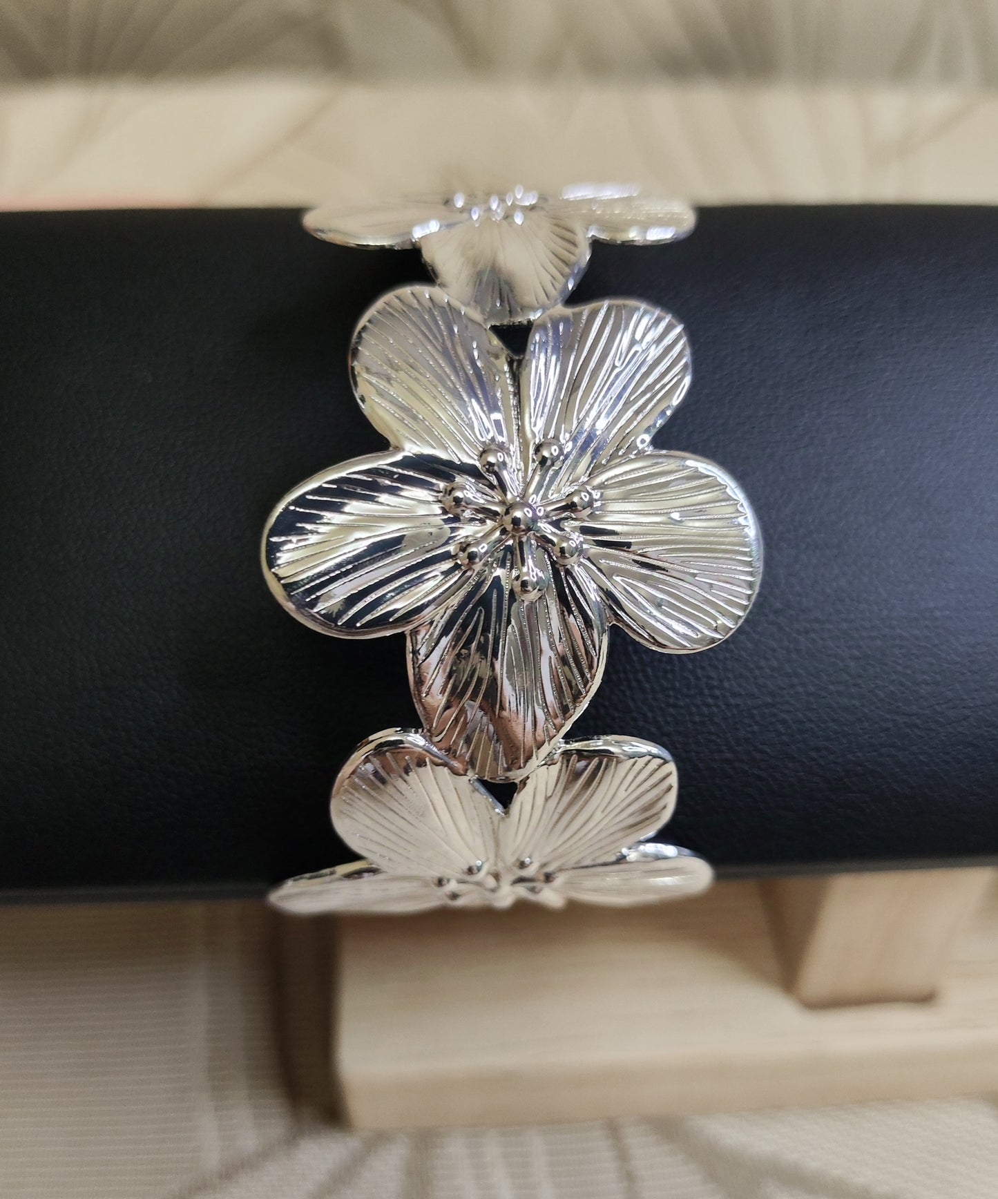 Pulsera brazalete plateado