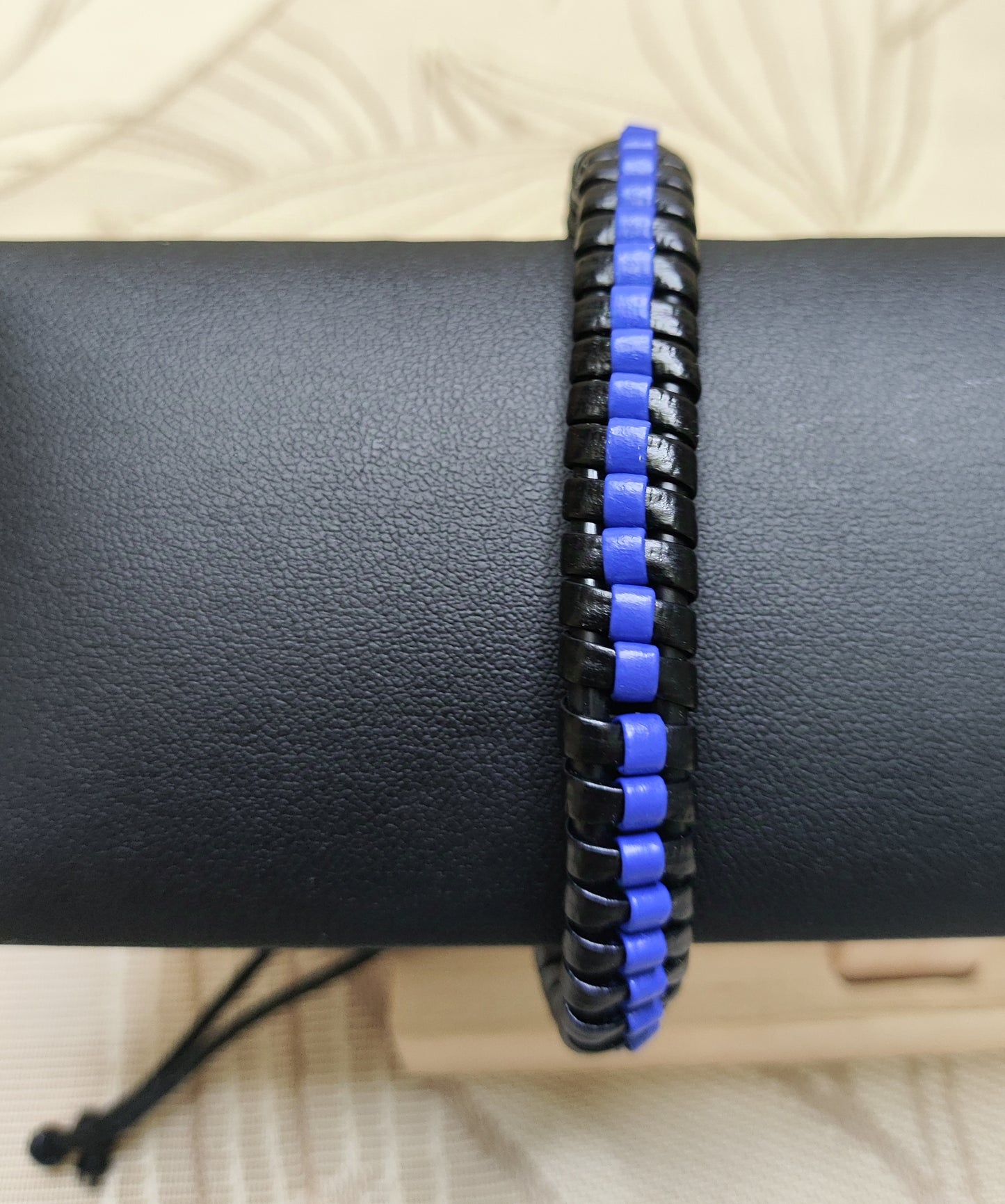 Pulsera negra y azul